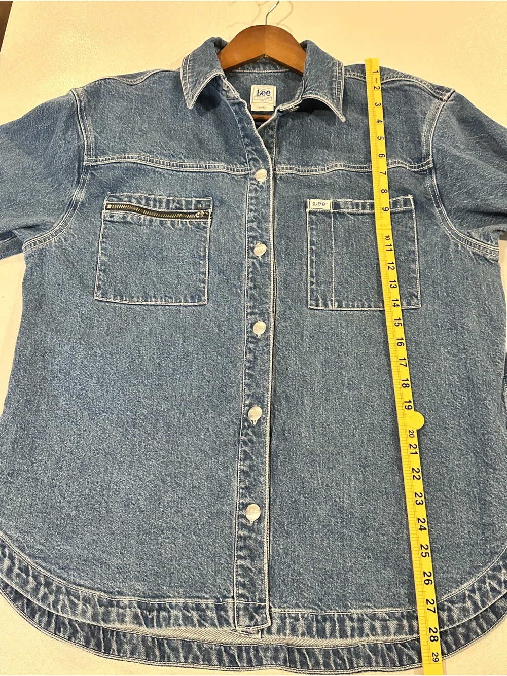 Vintage Women’s Lee Denim Buttoned Shirt Jacket w/ Unique Front Pockets, Size M - Picture 12 of 15